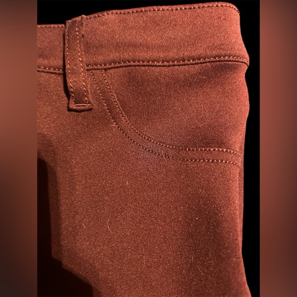 Hue large women’s pull on elastic waist pants. Back pockets. False front pockets - Picture 5 of 8